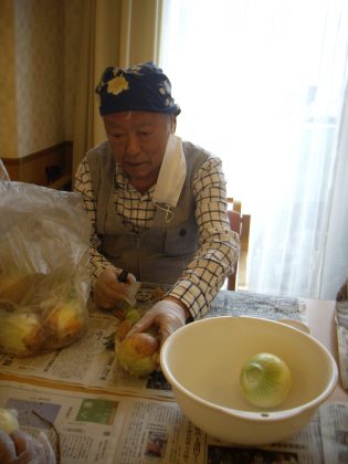 IMGP0021 - 初夏の収穫祭、新玉を使った調理レク