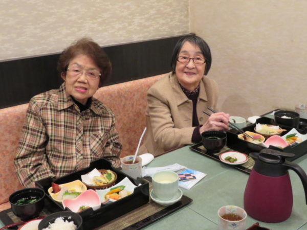 014 600x450 - お楽しみ昼食会