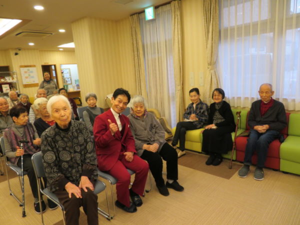 113 600x450 - 11月のお誕生日会