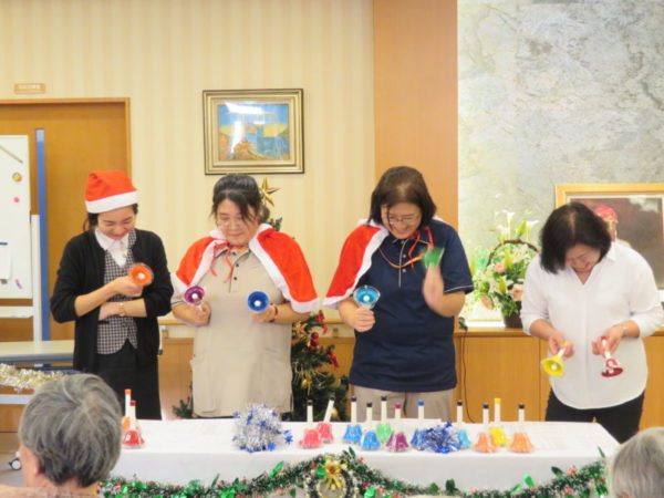 Christmas 148 600x450 - Christmas
