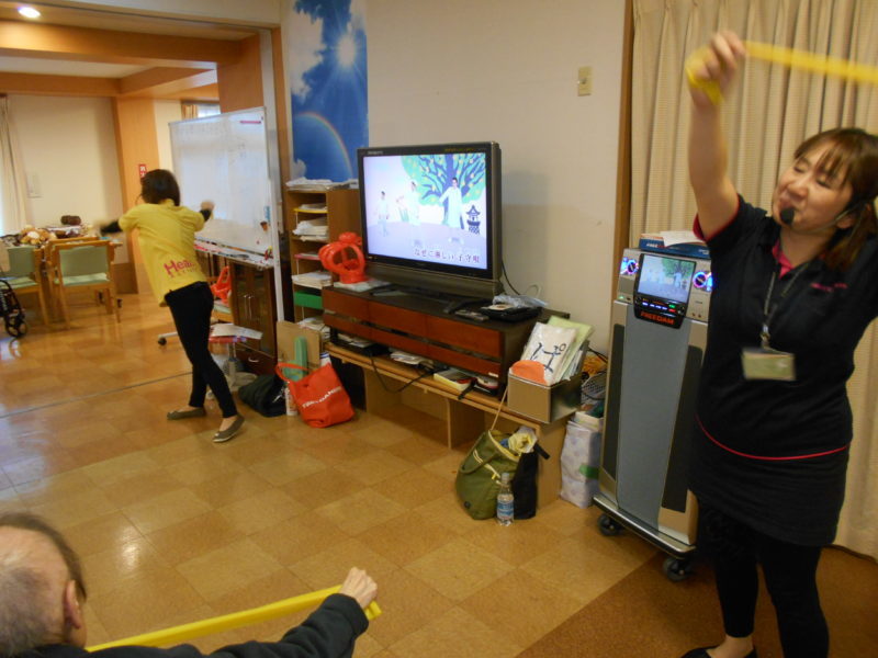 DSCN0324 1 800x600 - みんなで楽しくダンシング♬