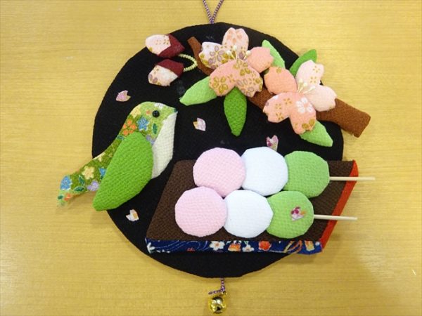 DSC09846 R 600x450 - 伊賀CHデイ  2月の手芸『お花見の押し絵』