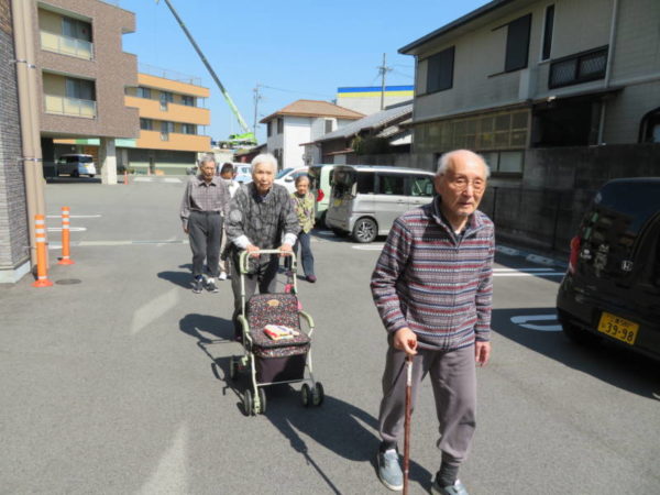 001 600x450 - 散歩