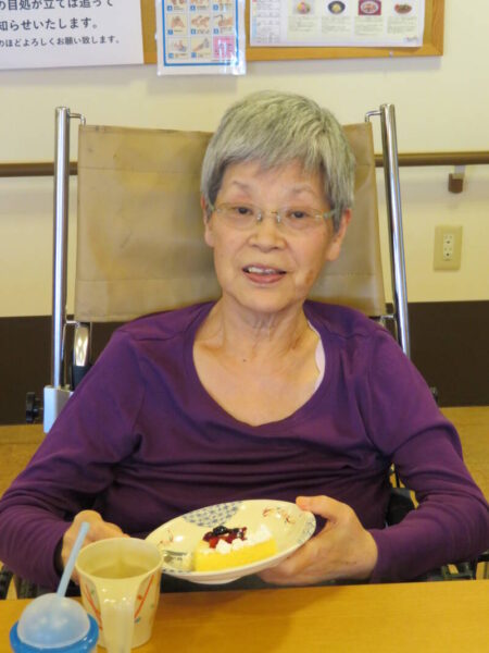 20121217 032 450x600 - 8月お誕生日会