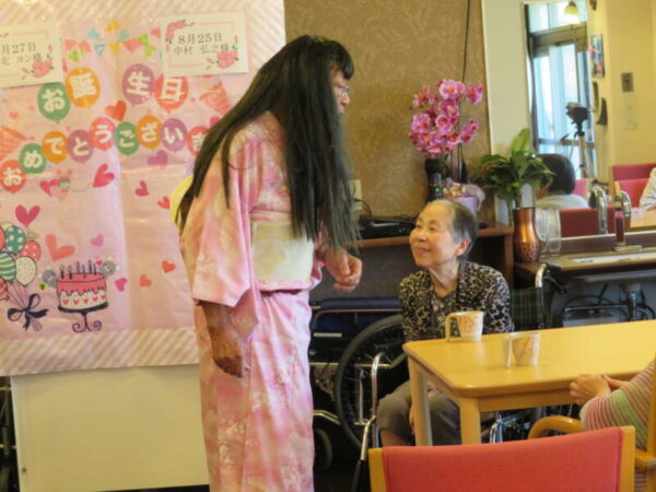 20121217 066 600x450 - 8月お誕生日会