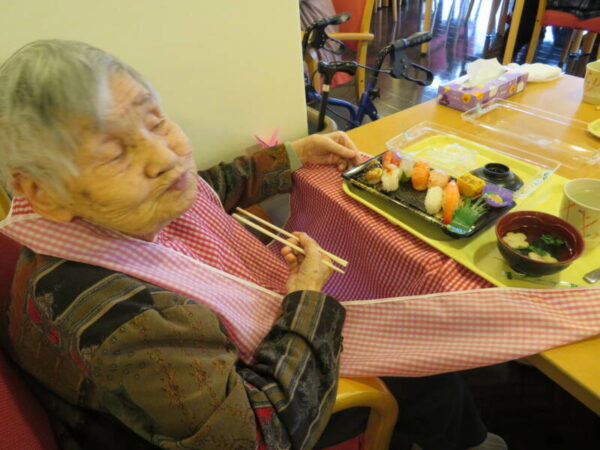 010 5 600x450 - 忘年会✨✨✨✨