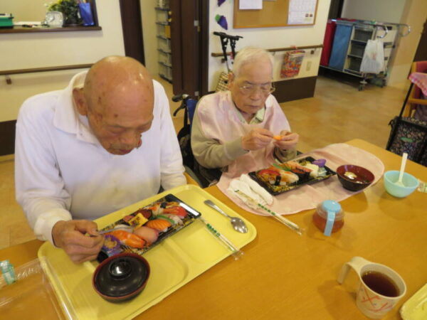 012 5 600x450 - 忘年会✨✨✨✨