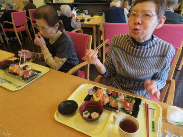 017 5 600x450 - 忘年会✨✨✨✨