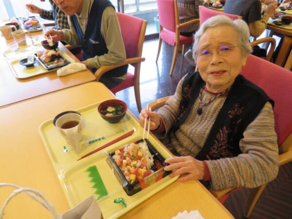 018 5 600x450 - 忘年会✨✨✨✨