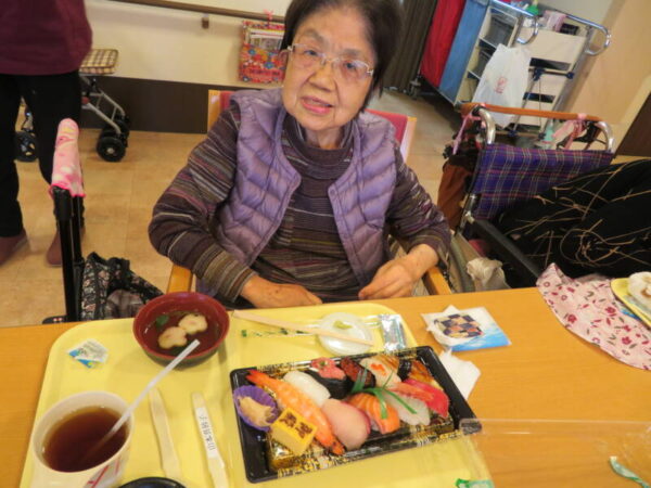 023 5 600x450 - 忘年会✨✨✨✨