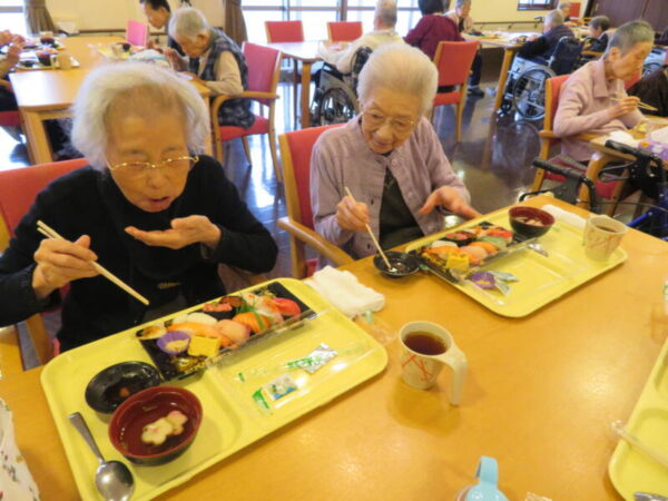 026 5 600x450 - 忘年会✨✨✨✨