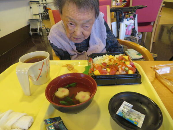 031 4 600x450 - 忘年会✨✨✨✨