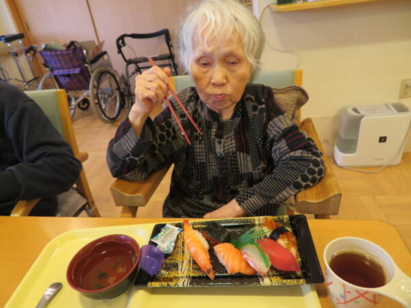 032 4 600x450 - 忘年会✨✨✨✨