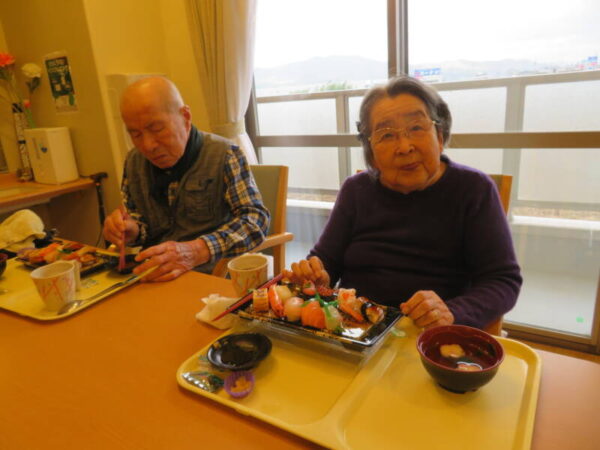 039 4 600x450 - 忘年会✨✨✨✨