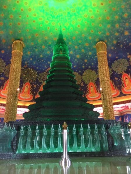 thumbnail image0 450x600 - 旅行に行きたい