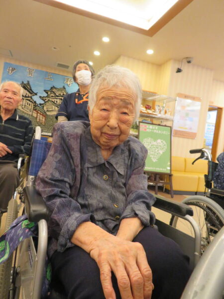 IMG 9232 450x600 - 5月お誕生日会