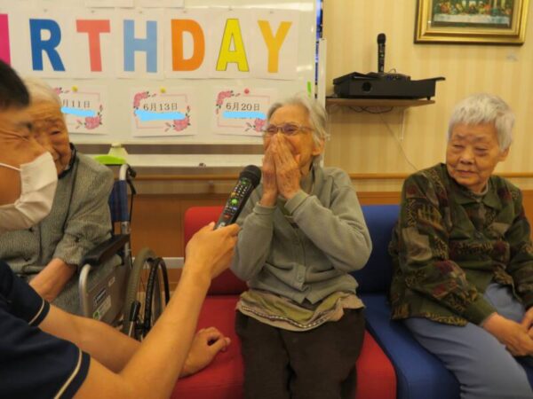 IMG 9326 LI 600x450 - 6月お誕生日会