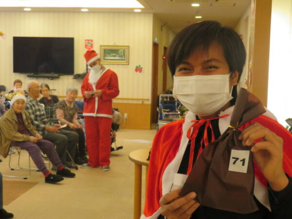 IMG 1000 600x450 - クリスマス会