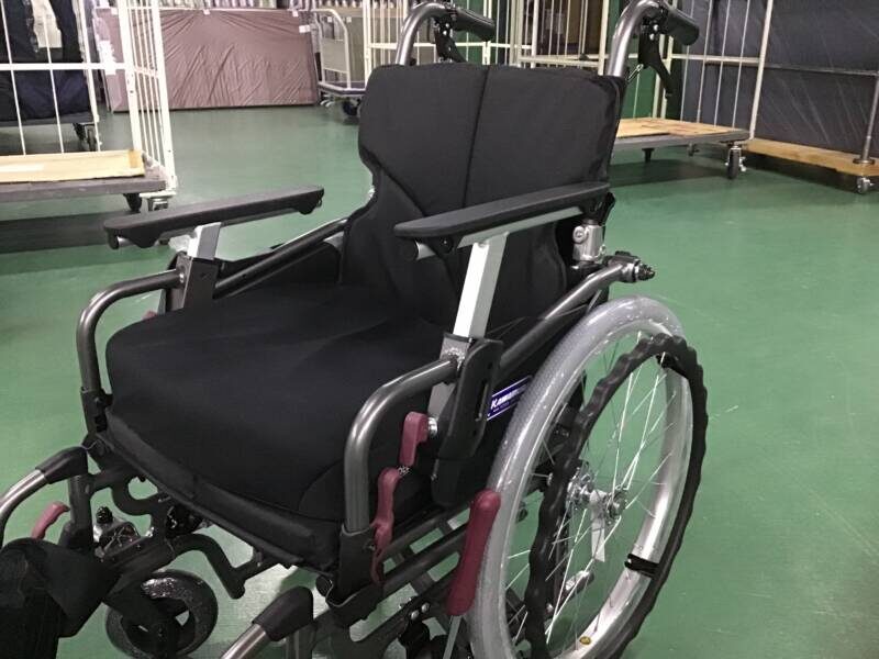 046E6DBC BB4D 4174 9FA3 B67D5462C4E7 800x600 - 車いすの肘掛けについて