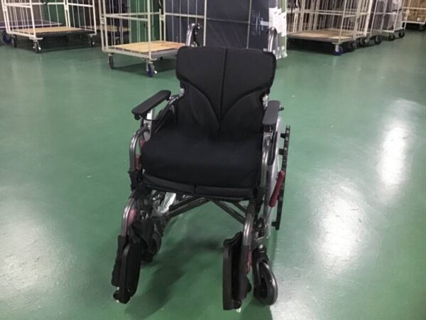 D84E687A 7AC6 4002 B7D1 D3BF8EECE60F 600x450 - 車いすの肘掛けについて