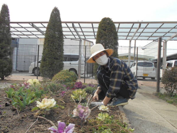 DSCN8452 600x450 - 花壇のお手入れを行いました♪♪