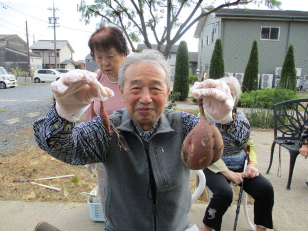 IMG 0973 600x450 - さつま芋を収穫です❣♪♪