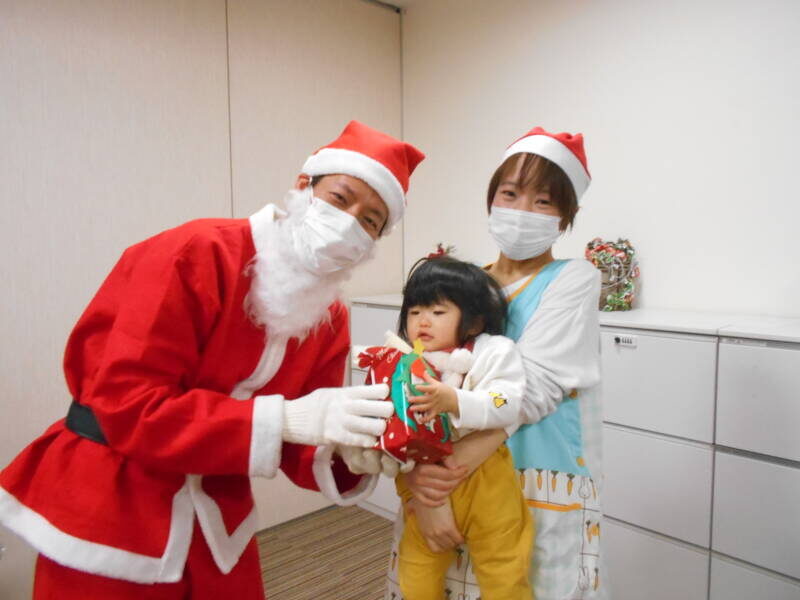 DSCN7109 800x600 - 🎅名張やる気保育園にサンタさんがやってきた！