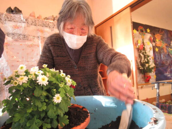 IMG 8793 600x450 - 伊賀CHデイ☆今月の手芸『寄せ植え』