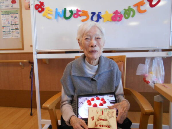 DSCN8514 600x450 - 雪解けと誕生日会の様子