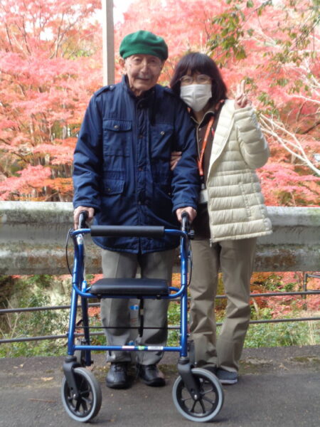 3d6e5974c3a3e95a90f56b2d36caeefa 450x600 - 紅葉狩りへ♪