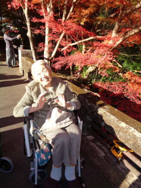 c0f369d57e741a7d3bb73b562fd93712 450x600 - 紅葉狩りへ♪