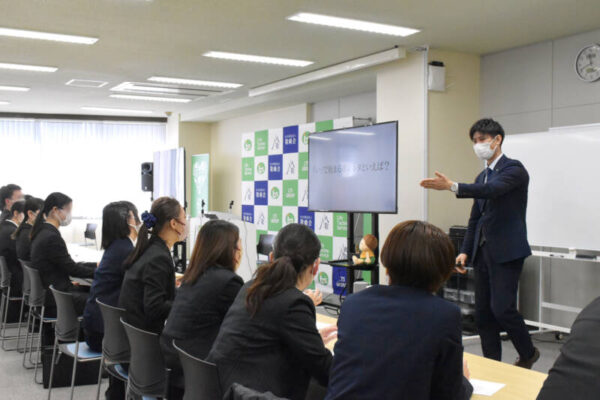 20240228 027 000357 L0600051 mini 600x400 - 今年度ラストの新入社員研修＆内定者懇親会