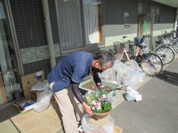 IMG 6813 600x450 - 伊賀CHデイ☆寄せ植え体験☆