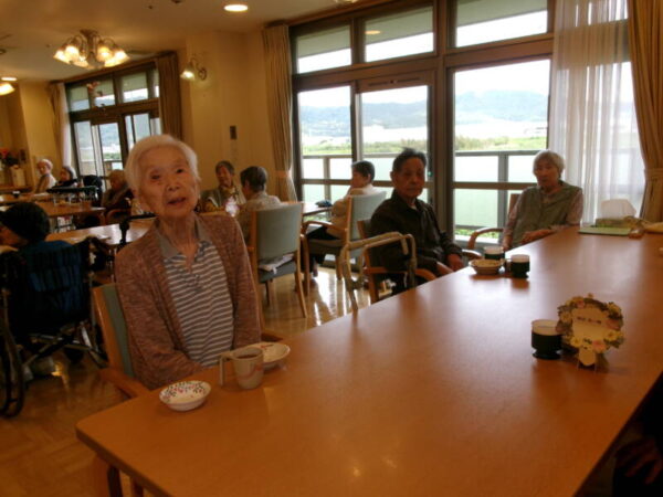 102 0890 600x450 - 9月お誕生日会