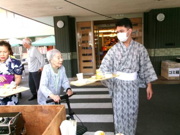 102 0960 600x450 - 秋祭り・２０２４（屋台編）