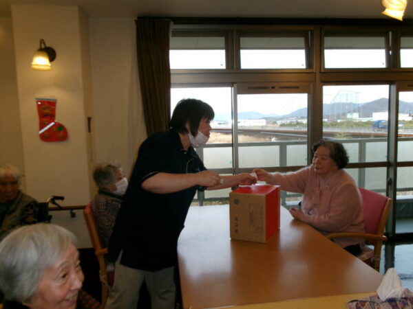 102 1945 600x450 - 🌟🎄クリスマス会🎄🎅