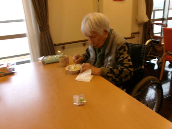 102 1977 600x450 - 🌟🎄クリスマス会🎄🎅