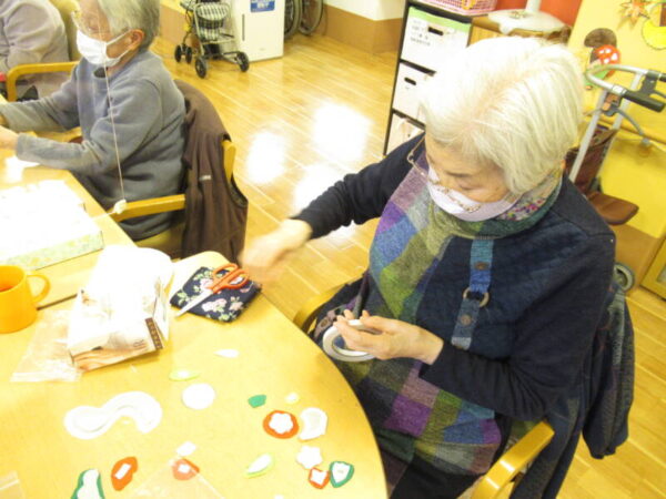 IMG 9197 600x450 - 伊賀CHデイ☆手芸『巳年羽子板作り』＆寄せ植え☆