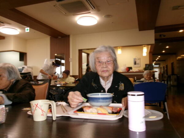 103 0045 600x450 - 忘年会ランチ