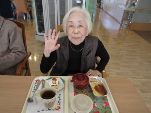 IMG 2697 1 600x450 - 2024年　鴻之台CHクリスマス会