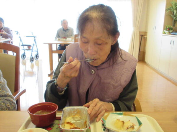 IMG 2707 1 600x450 - 2024年　鴻之台CHクリスマス会