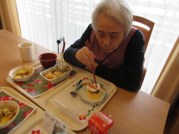 IMG 2716 1 600x450 - 2024年　鴻之台CHクリスマス会