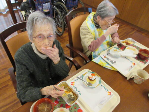 IMG 2733 1 600x450 - 2024年　鴻之台CHクリスマス会