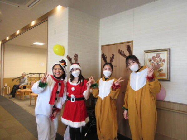 IMG 2755 1 600x450 - 2024年　鴻之台CHクリスマス会