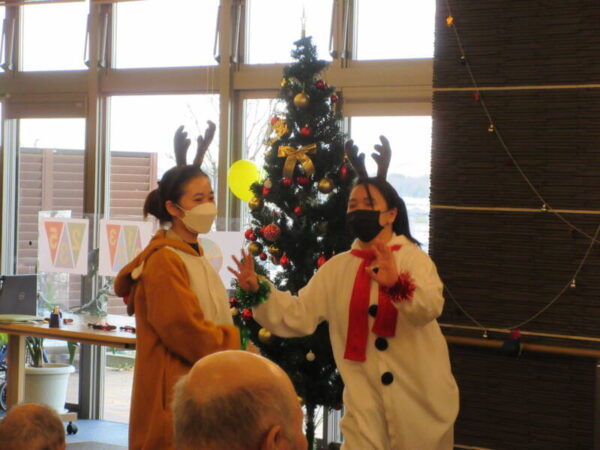 IMG 2769 1 600x450 - 2024年　鴻之台CHクリスマス会