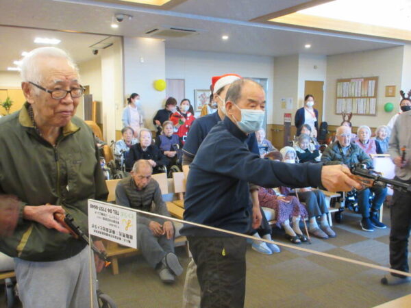 IMG 2876 1 600x450 - 2024年　鴻之台CHクリスマス会