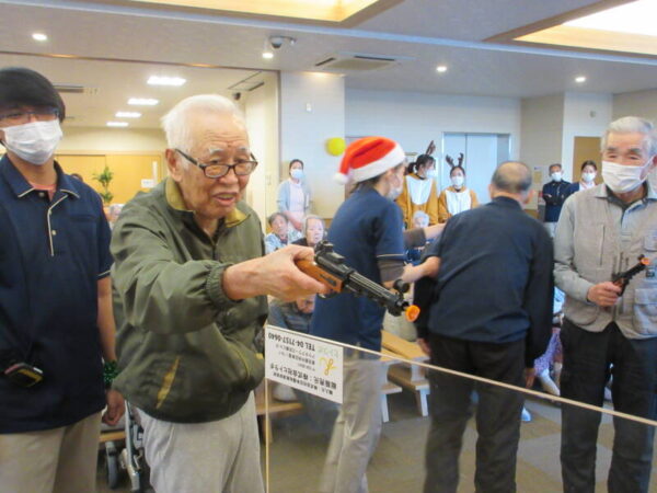 IMG 2877 1 600x450 - 2024年　鴻之台CHクリスマス会