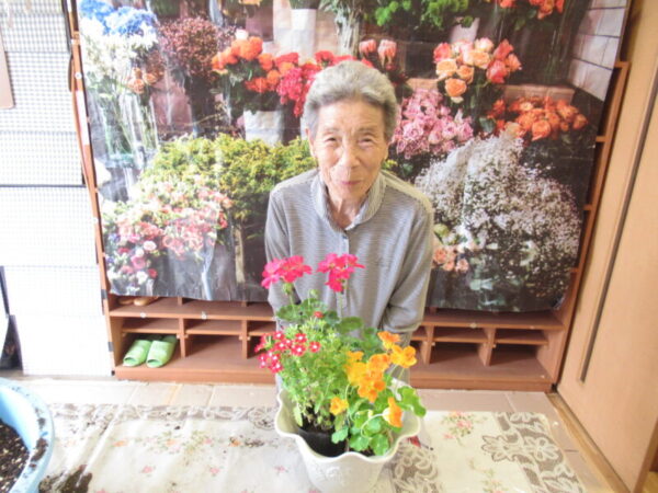 IMG 1500 600x450 - 伊賀CHデイ☆5月のレクリエーションと寄せ植え🌺☆