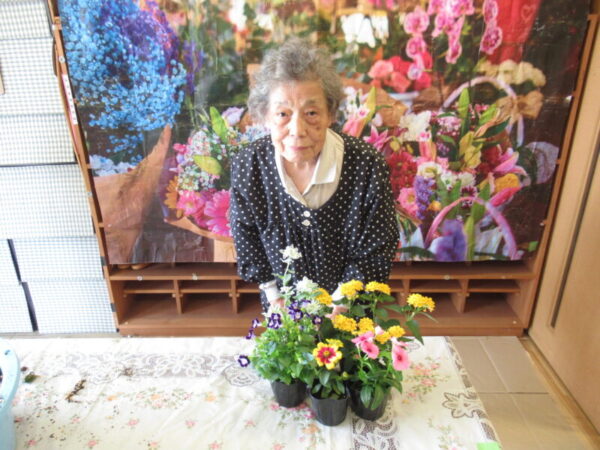 IMG 1579 600x450 - 伊賀CHデイ☆寄せ植え🌺【後半】☆