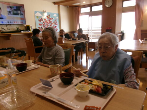 103 0740 600x450 - お寿司レク🍣